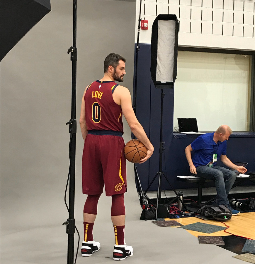 NBA常规赛转会期走向成谜，克里夫兰骑士调整名单，话题不断，资深球员宣示担当的简单介绍-爱游戏在线