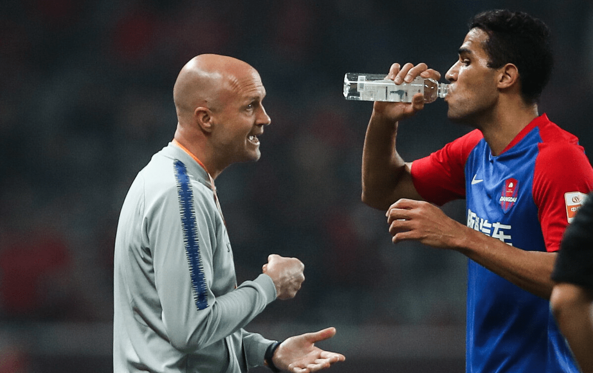 国际比赛日突围战来临,广州队围绕葡超主帅复盘,话题不断,心理建设被强调-爱游戏体育